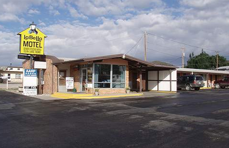 motels in rawlins wyoming that take dogs